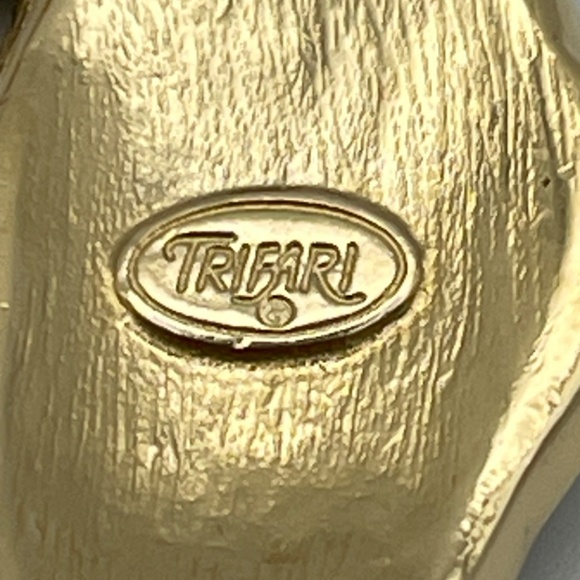 Trifari Draped Leopard Brooch Black Enamel Gold Tone Bow Accents - Picture 4 of 7